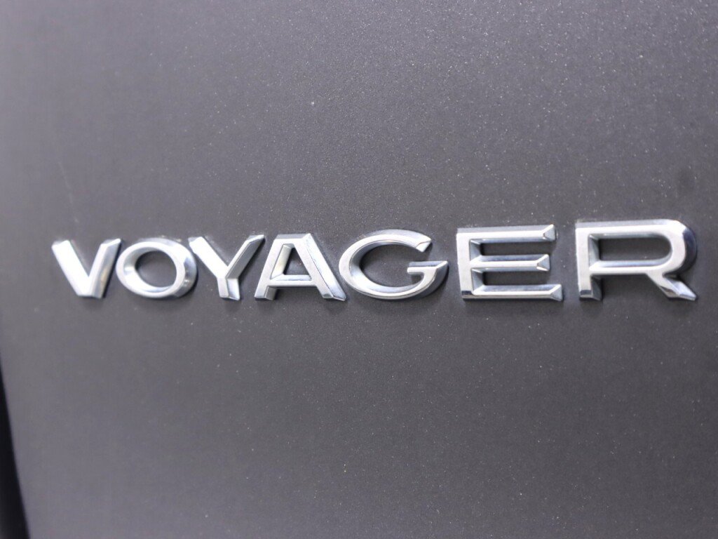 Used 2023 Chrysler Voyager LX FWD image 34