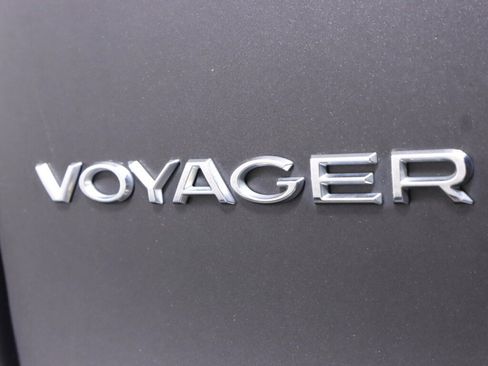 Used 2023 Chrysler Voyager LX FWD image 34