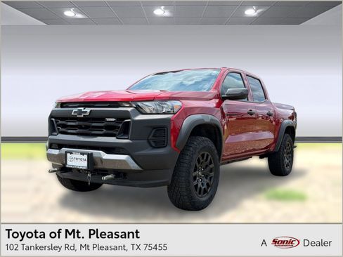Used 2025 Chevrolet Colorado Trail Boss AWD/4WD image 1