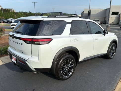 New 2026 Nissan Pathfinder SL w/ SL Premium Package FWD image 6