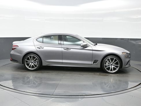 Certified 2024 Genesis G70 2.5T image 7