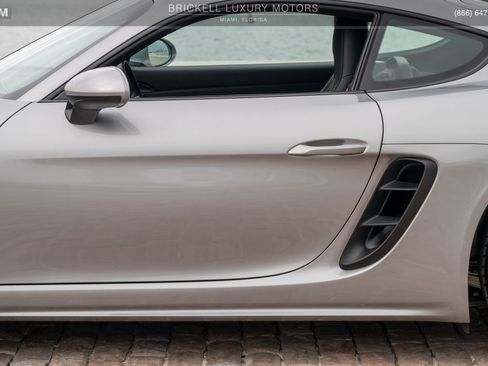 Used 2024 Porsche 718 Cayman image 39