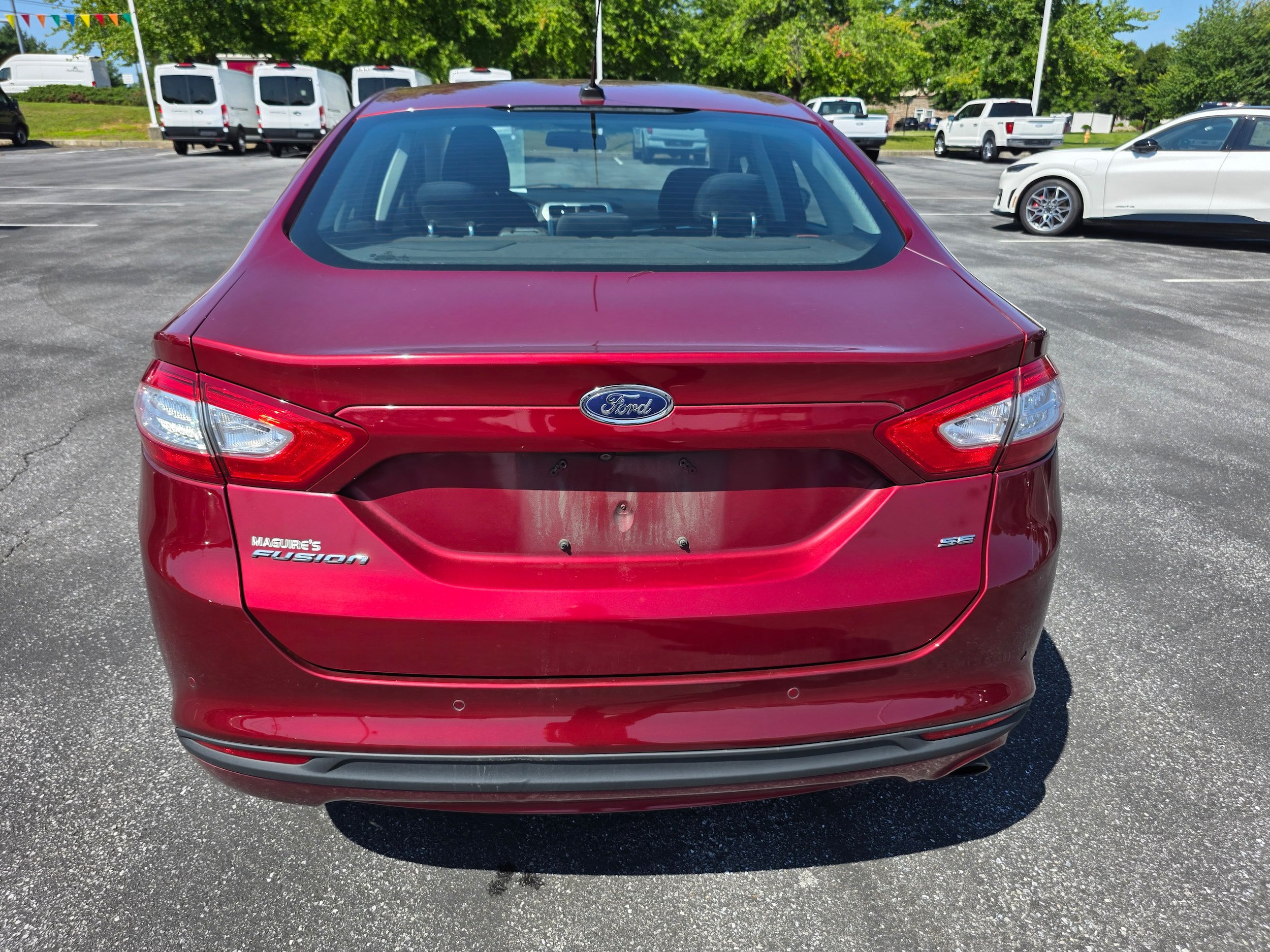 Used 2016 Ford Fusion SE FWD image 4