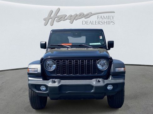 Used 2024 Jeep Wrangler Sport AWD/4WD image 9