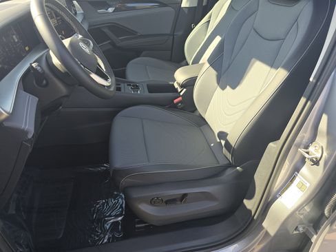 New 2026 Volkswagen Tiguan SE image 19