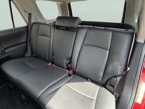 Used 2021 Toyota 4Runner TRD Off-Road Premium w/ Moonroof Package AWD/4WD image 18