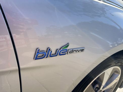 Used 2012 Hyundai Sonata Hybrid w/ Ultimate Pkg image 10