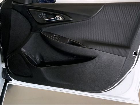 Used 2017 Chevrolet Malibu LT FWD image 26