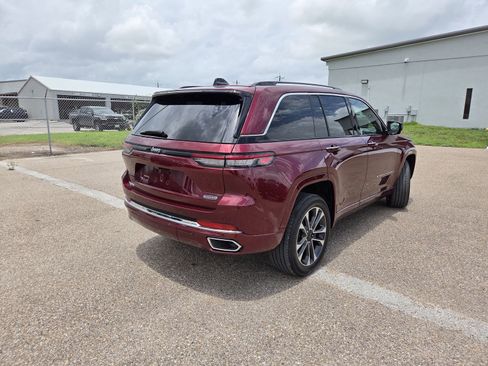 Used 2023 Jeep Grand Cherokee Overland RWD image 7