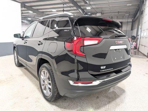 Used 2022 GMC Terrain SLT w/ Tech Package image 5