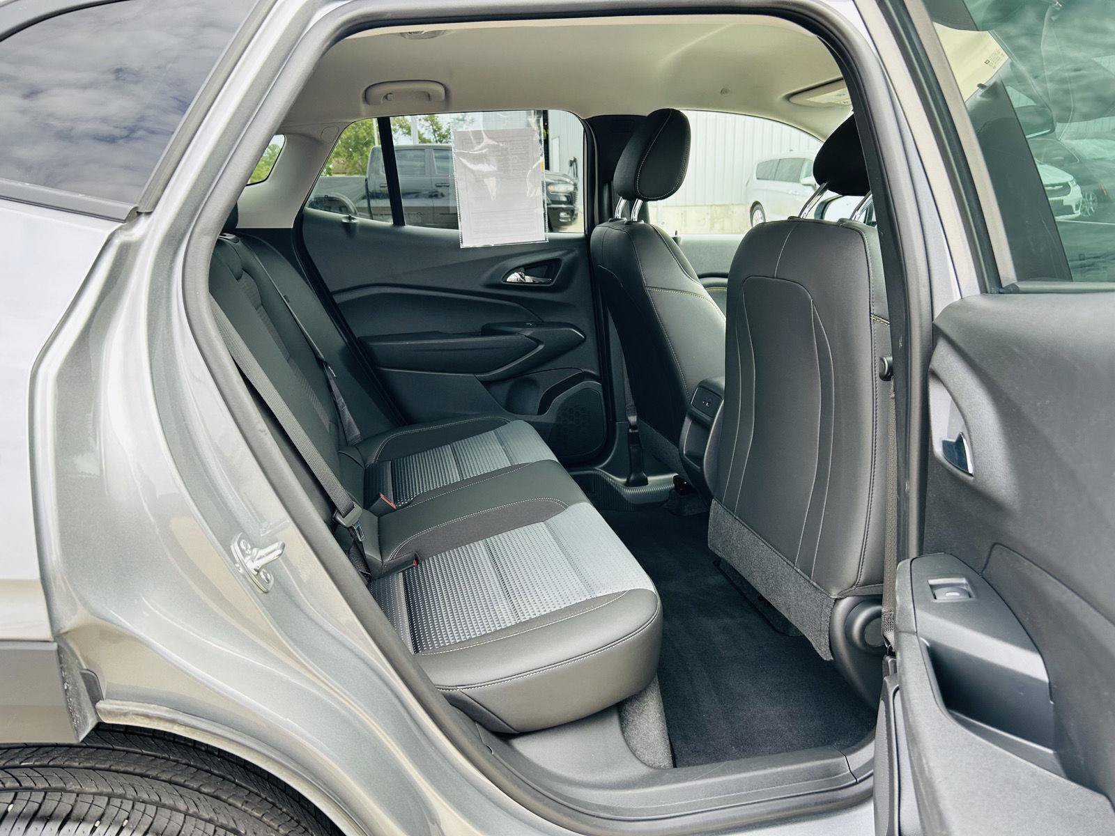Used 2026 Chevrolet Trax LT FWD image 26