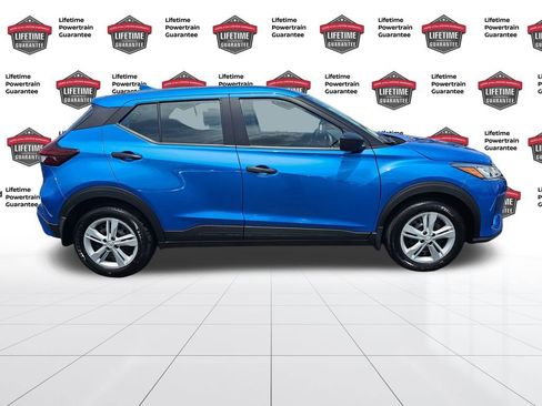 Certified 2025 Nissan Kicks Play S image 6