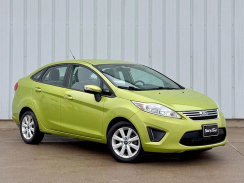 Used 2013 Ford Fiesta SE image 7