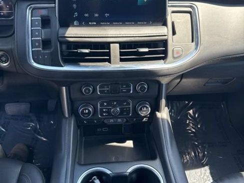 Used 2023 Chevrolet Suburban LT RWD image 17