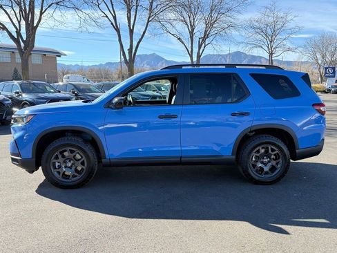 Certified 2025 Honda Pilot TrailSport image 8