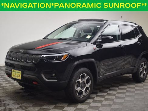 Used 2022 Jeep Compass Trailhawk w/ Trailhawk Elite Group AWD/4WD image 3