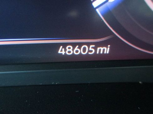 Used 2020 Volkswagen Atlas Cross Sport SEL image 28