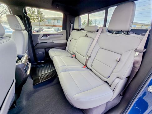 Used 2024 Chevrolet Silverado 1500 LTZ w/ LTZ Premium Package image 30