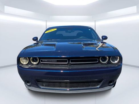 Used 2015 Dodge Challenger SXT RWD image 8