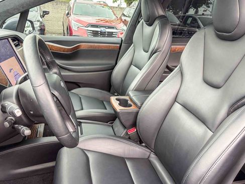 Used 2020 Tesla Model X Long Range image 16