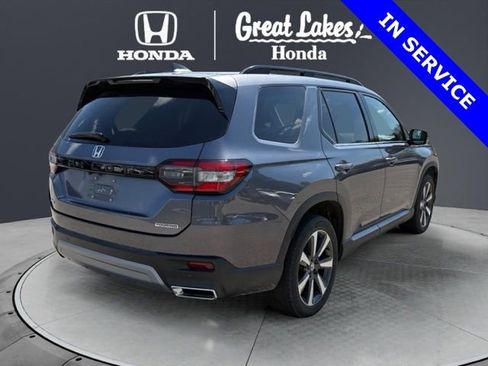 Used 2023 Honda Pilot Touring image 6