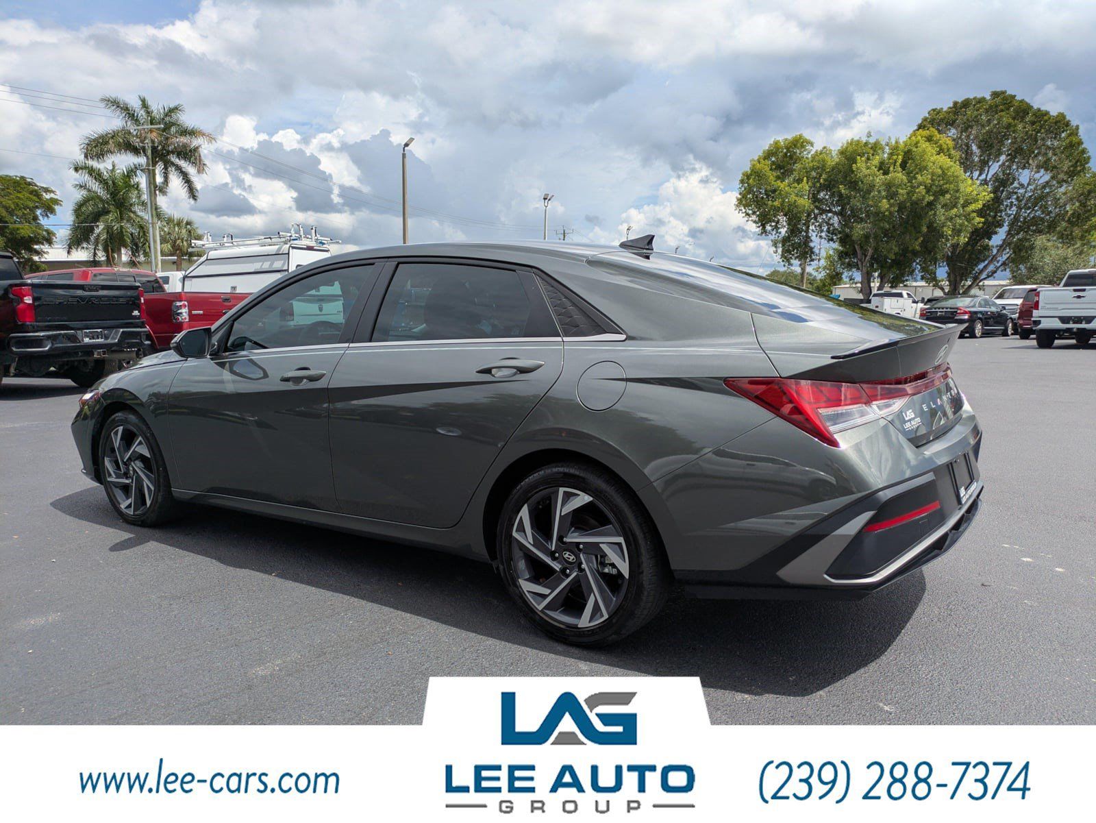 Used 2025 Hyundai Elantra Limited FWD image 5