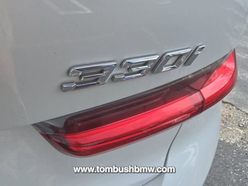 Used 2019 BMW 330i Sedan w/ Premium Package image 4