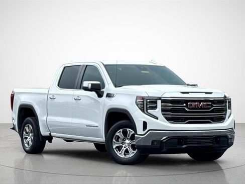 Used 2024 GMC Sierra 1500 SLT image 2