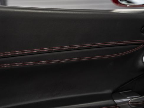 Used 2019 Ferrari Portofino RWD image 18