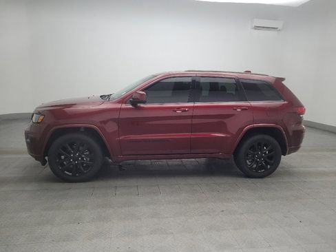 Used 2022 Jeep Grand Cherokee Laredo X AWD/4WD image 2