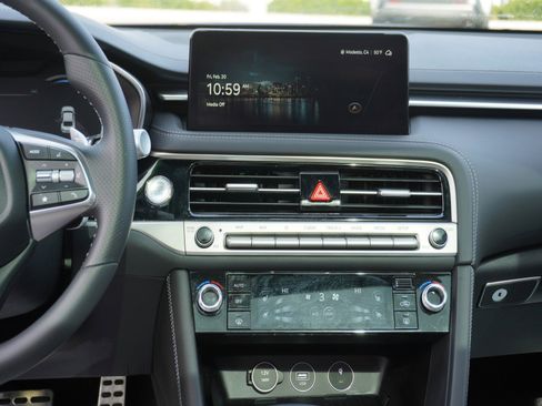 Used 2025 Genesis G70 2.5T w/ Sport Prestige Package image 15