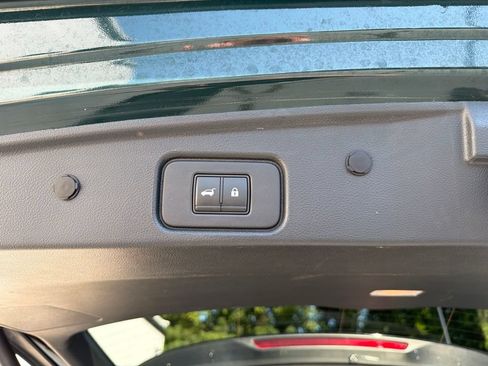 Used 2022 Nissan Pathfinder SL w/ SL Premium Package FWD image 19