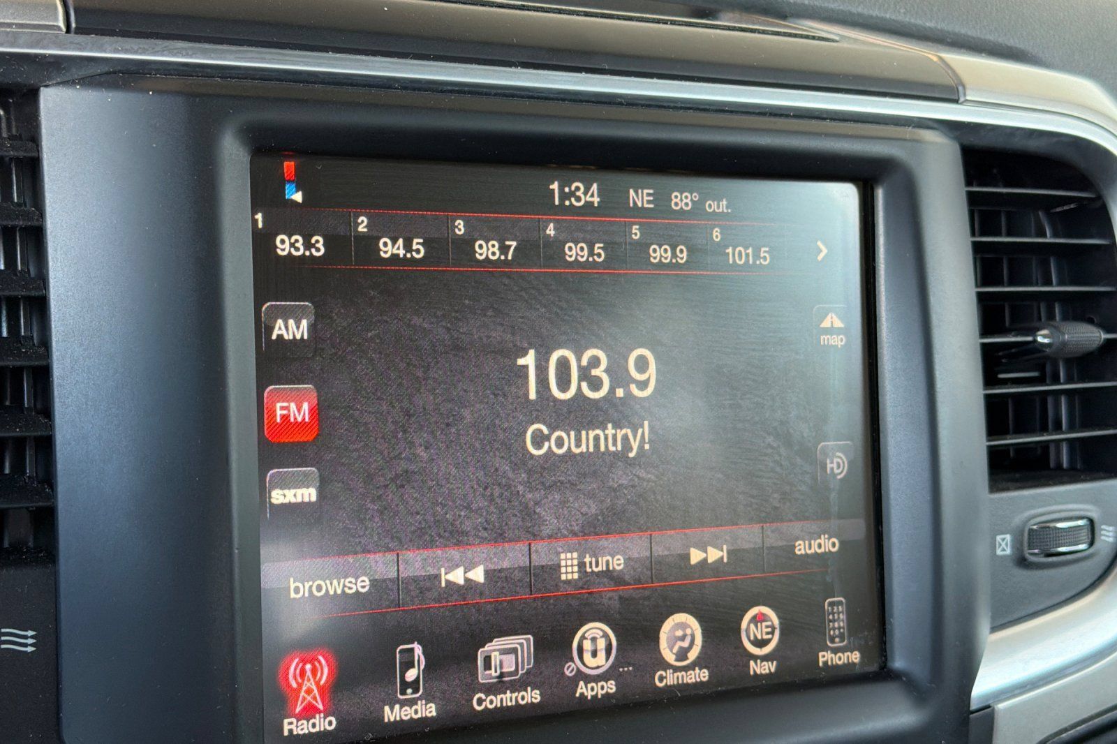 Used 2016 RAM 1500 SLT AWD/4WD image 16