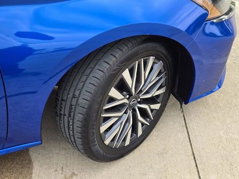 Used 2025 Nissan Altima 2.5 SV image 6