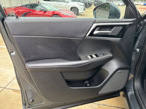 New 2025 Mitsubishi Outlander SE image 5