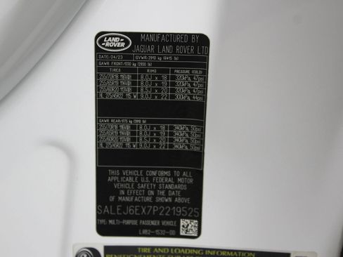 Used 2023 Land Rover Defender 90 S image 18