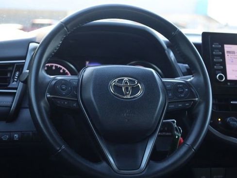 Used 2024 Toyota Camry SE image 29