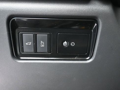 Used 2020 Jaguar F-PACE S image 19