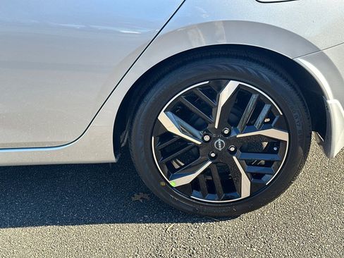 New 2025 Nissan Versa SR w/ Trunk Package image 19