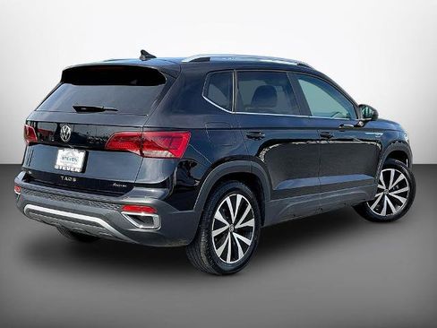 Used 2023 Volkswagen Taos SE AWD/4WD image 6