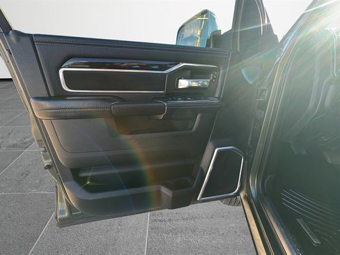 Used 2022 RAM 2500 Laramie image 9