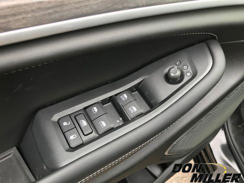 New 2026 Jeep Grand Cherokee Limited Reserve image 12