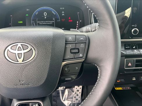 Used 2026 Toyota Camry SE image 24