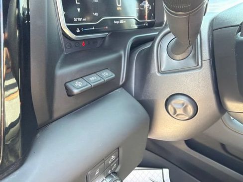 Certified 2024 GMC Sierra 1500 AT4 w/ Technology Package AWD/4WD image 17