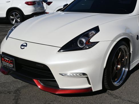 Used 2015 Nissan 370Z NISMO image 21