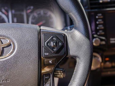 Used 2020 Toyota 4Runner TRD Off-Road AWD/4WD image 34