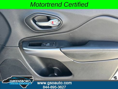 Used 2022 Jeep Cherokee Latitude Lux AWD/4WD image 23