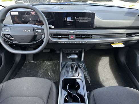 New 2026 Kia K4 FWD image 10