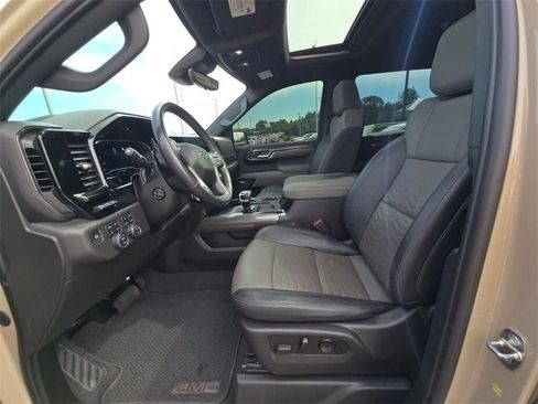 Used 2023 Chevrolet Silverado 1500 ZR2 w/ Technology Package image 16