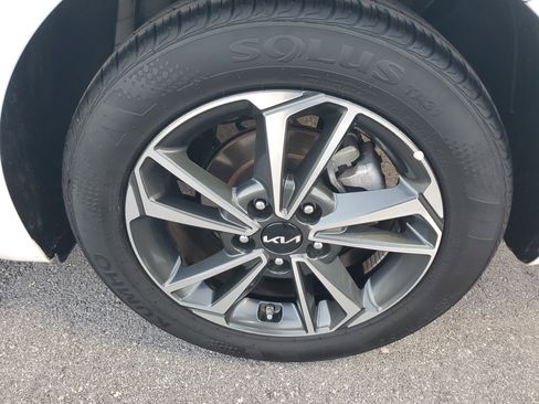 Used 2024 Kia Forte LXS image 27